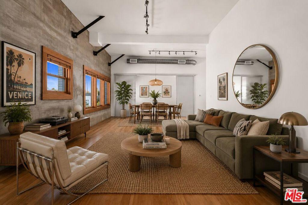 8 Brooks AV #13 Venice CA 90291 | MLS #26832225 45 MLS #26832225 image #0