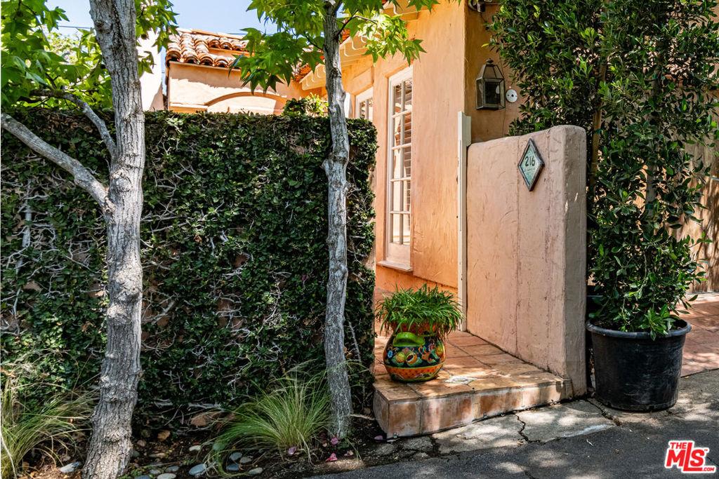 216 S Carmelina AV #Guesthouse Los Angeles CA 90049 | MLS #26832239 45 MLS #26832239 image #0