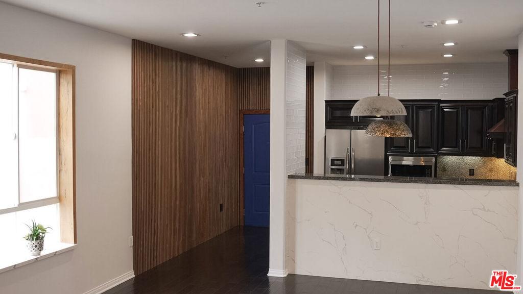 3750 W Santa Rosalia DR #214 Los Angeles CA 90008 | MLS #26832603 45 MLS #26832603 image #0