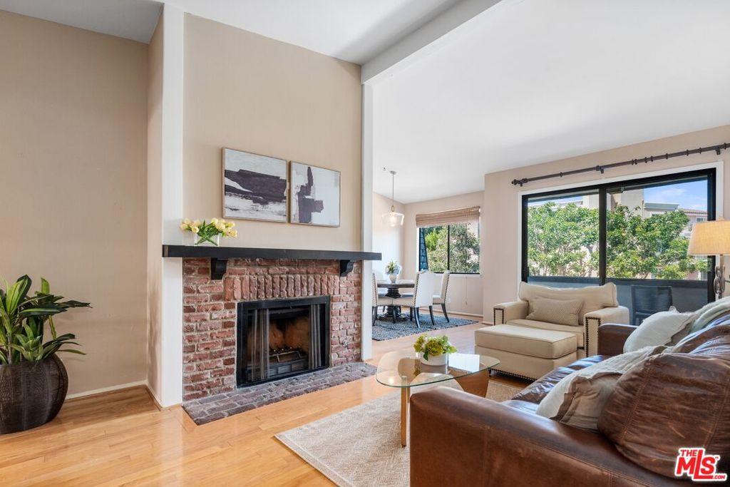 306 Bora Bora WY #305 Marina del Rey CA 90292 | MLS #26833467 45 MLS #26833467 image #0