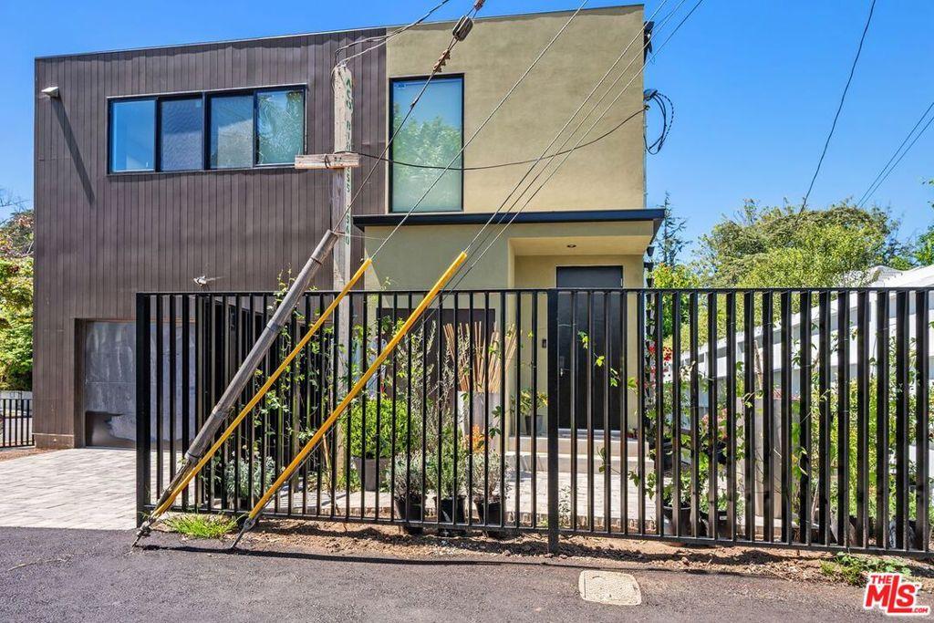 2202 Washington AV #B Santa Monica CA 90403 | MLS #26834647 45 MLS #26834647 image #0