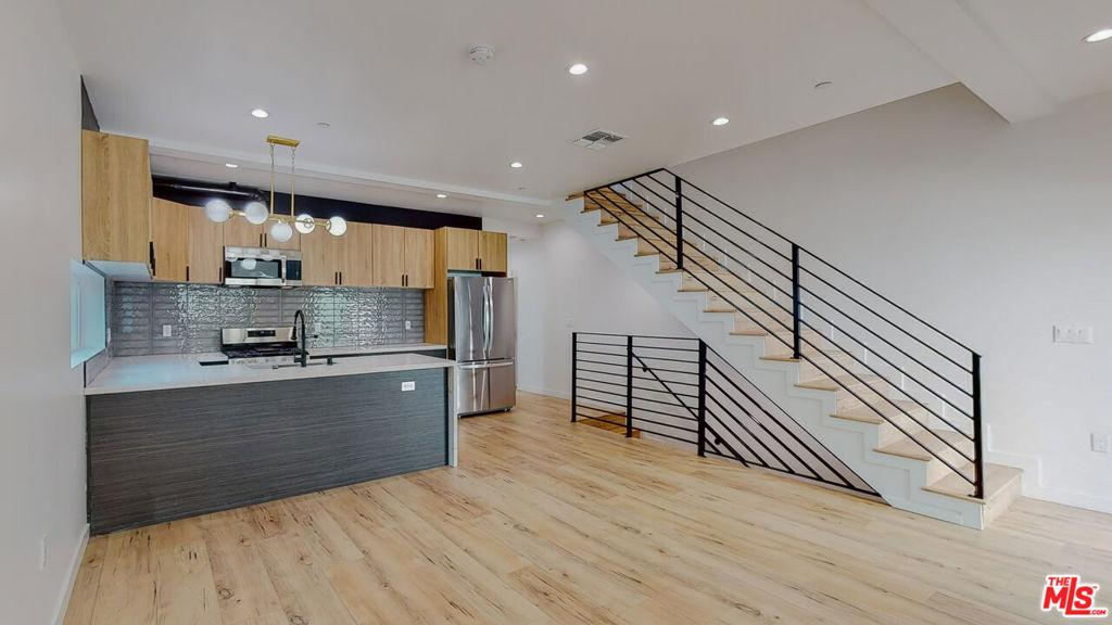 16012 Cantlay ST #A Van Nuys CA 91406 | MLS #26834857 45 MLS #26834857 image #0