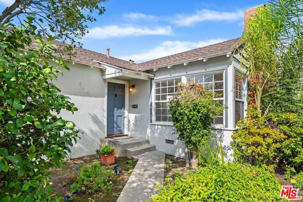 1019 Amherst AV Los Angeles CA 90049 | MLS #26840869 45 MLS #26840869 image #0