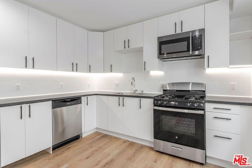 10821 Hartsook ST North Hollywood CA 91601 | MLS #25626619 87 MLS #25626619 image #0