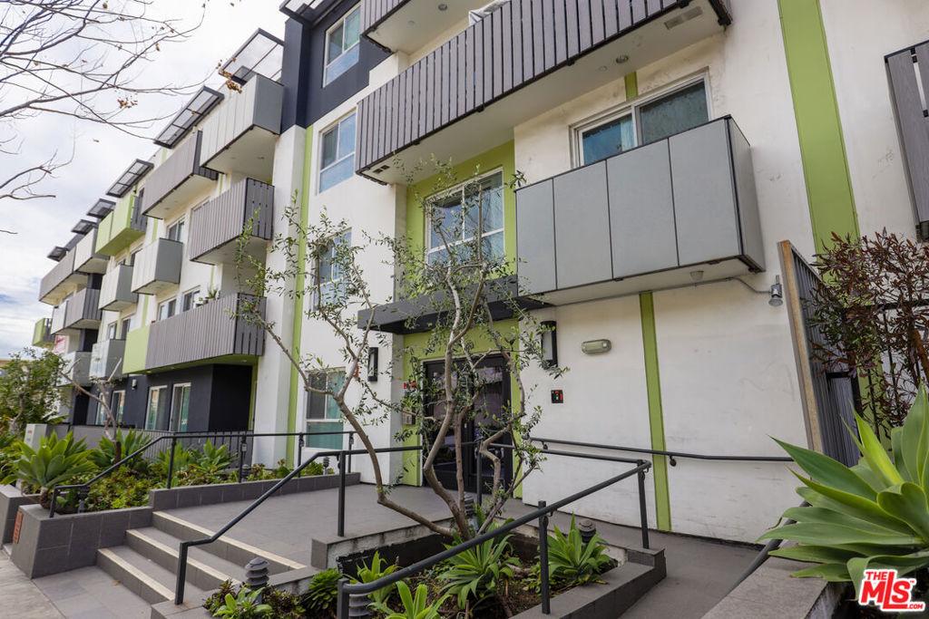 1539 Beloit #ph8 Los Angeles CA 90025 | MLS #26841933 45 MLS #26841933 image #0