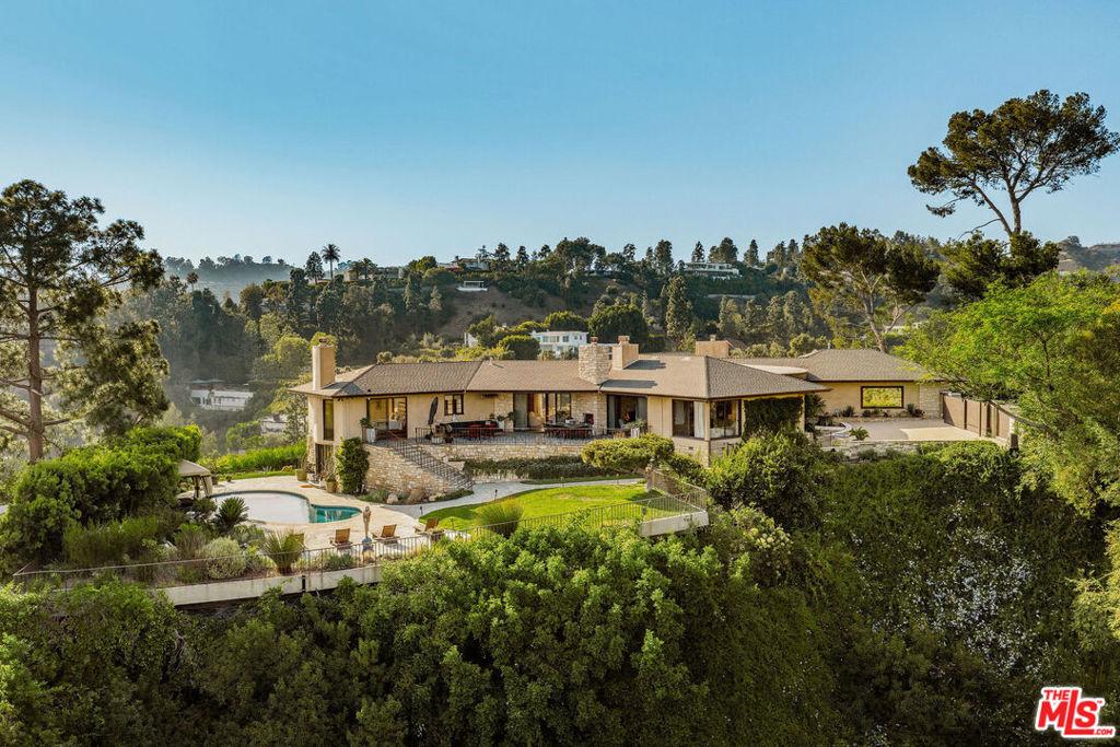1131 Miradero RD Beverly Hills CA 90210 | MLS #26846059 45 MLS #26846059 image #0