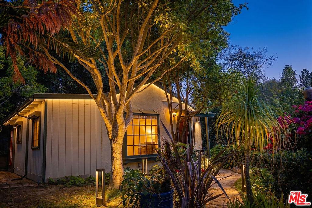1418 Lindacrest DR Beverly Hills CA 90210 | MLS #26846405 41 MLS #26846405 image #0