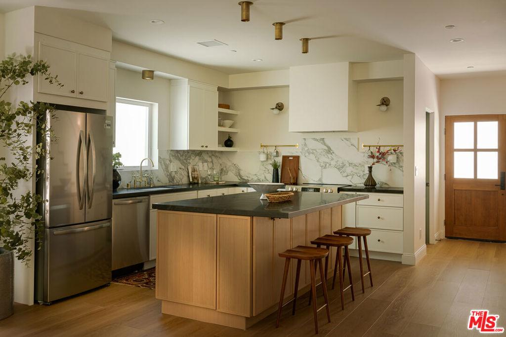 MLS #26846893 image #0