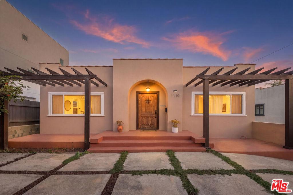 1110 Queen Anne PL Los Angeles CA 90019 | MLS #26849199 45 MLS #26849199 image #0