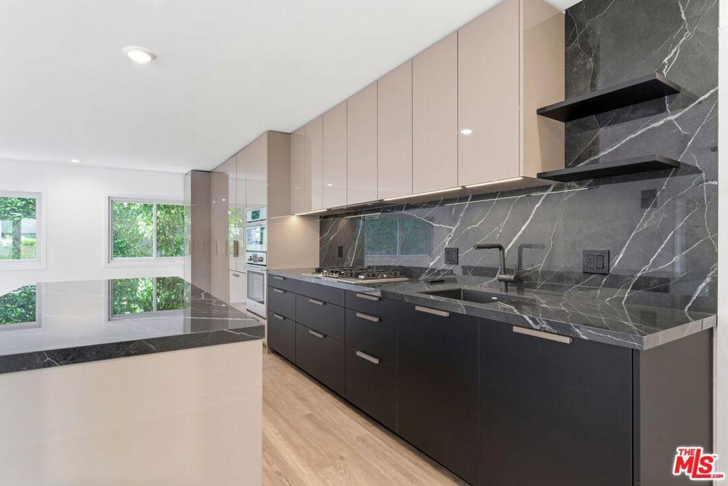 1233 N Laurel AV #109 Los Angeles CA 90046 | MLS #26849363 45 MLS #26849363 image #0