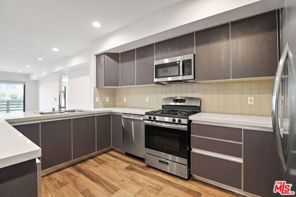 807 Hudson #308 Los Angeles CA 90038 | MLS #26849933 45 MLS #26849933 image #0