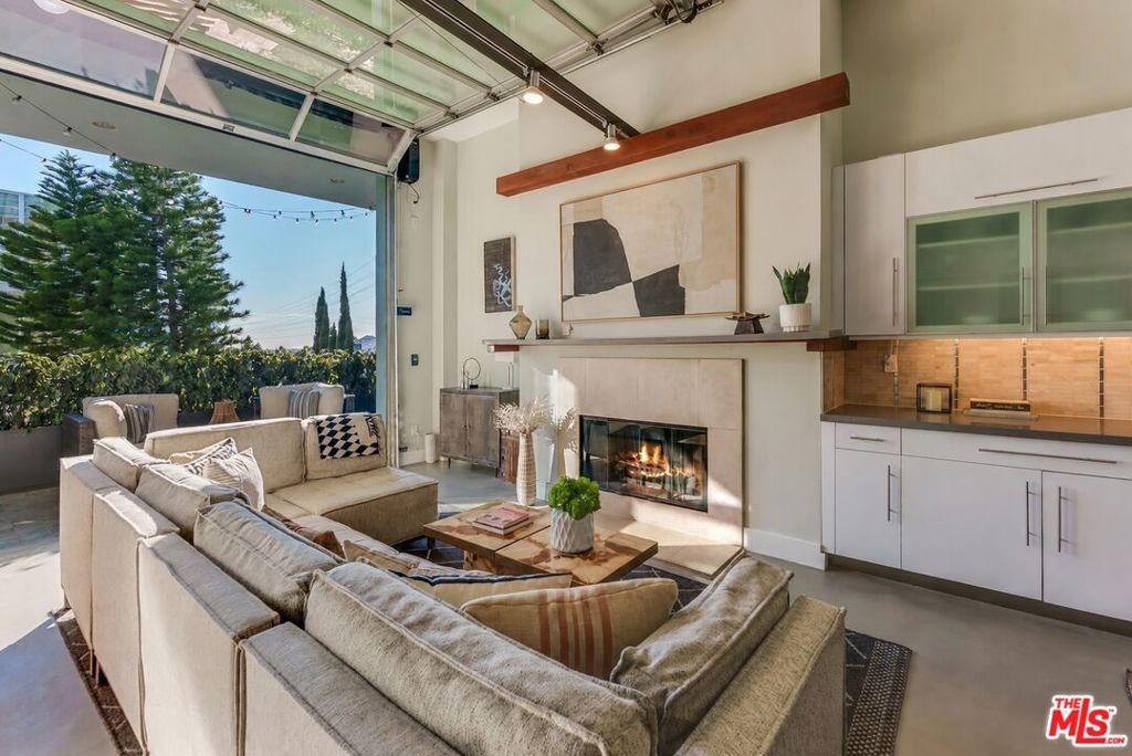 1152 N La Cienega BL #201 West Hollywood CA 90069 | MLS #26851393 45 MLS #26851393 image #0