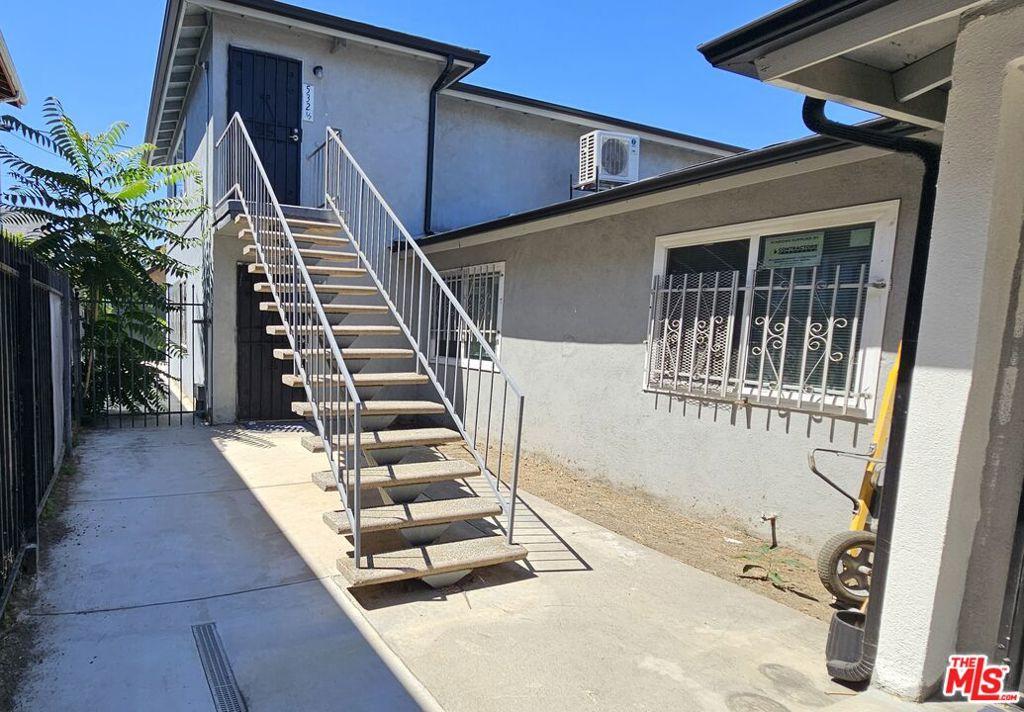 532 W 51st ST Los Angeles CA 90037 | MLS #26852301 45 MLS #26852301 image #0