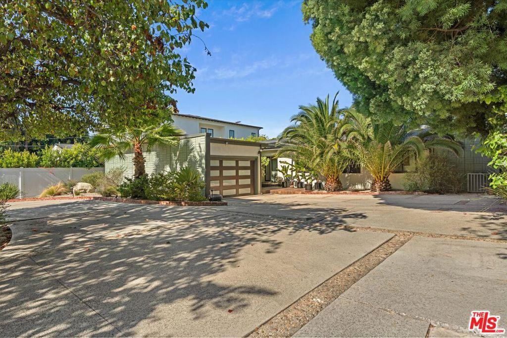 4927 Bellaire AV Valley Village CA 91607 | MLS #26852549 45 MLS #26852549 image #0
