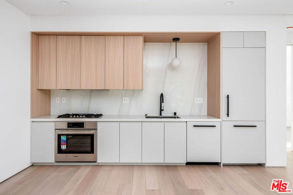 1136 N La Cienega BL #402 West Hollywood CA 90069 | MLS #26853183 45 MLS #26853183 image #0