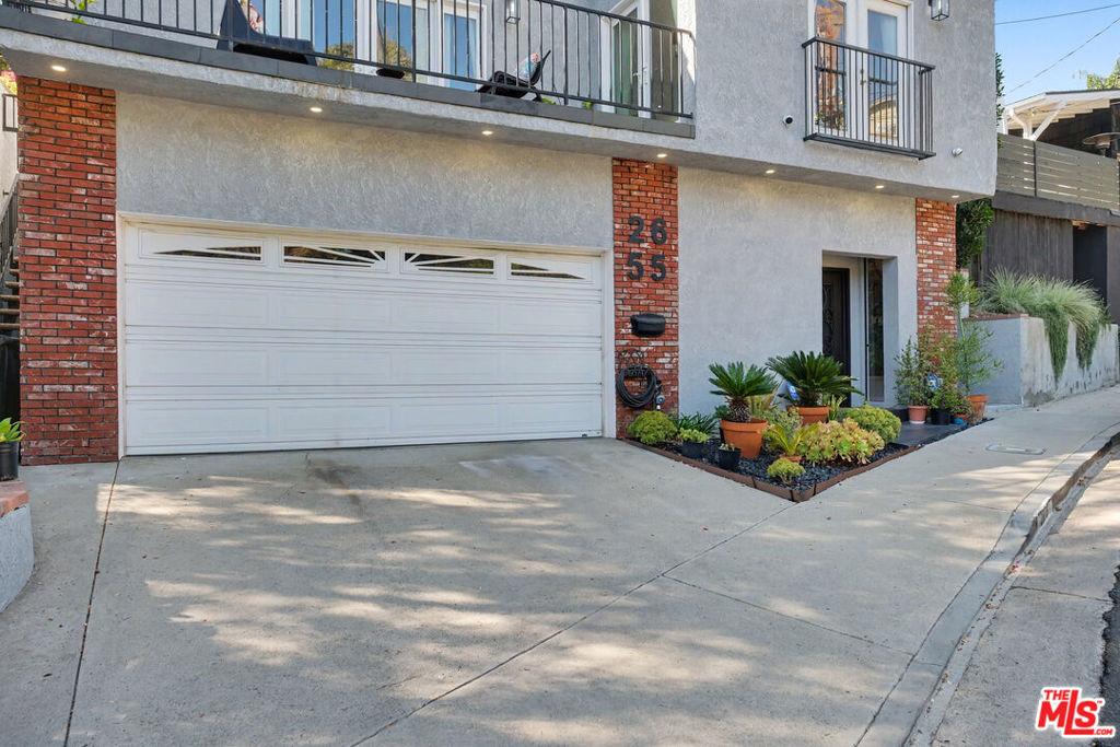 2655 Saxon DR Los Angeles CA 90065 | MLS #26853511 41 MLS #26853511 image #0