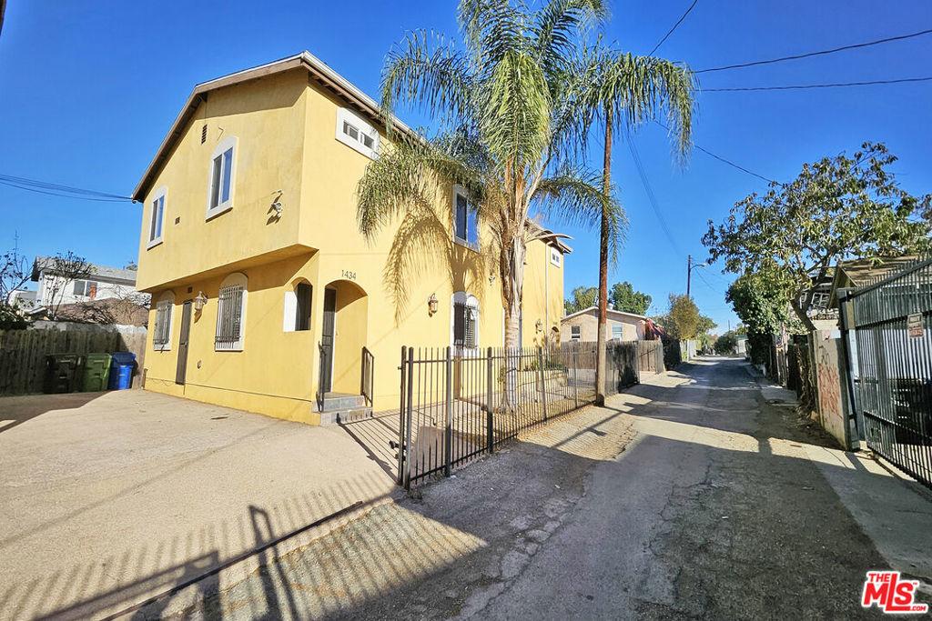 1/2 Ricardo ST Los Angeles CA 90033 | MLS #26855147 45 MLS #26855147 image #0