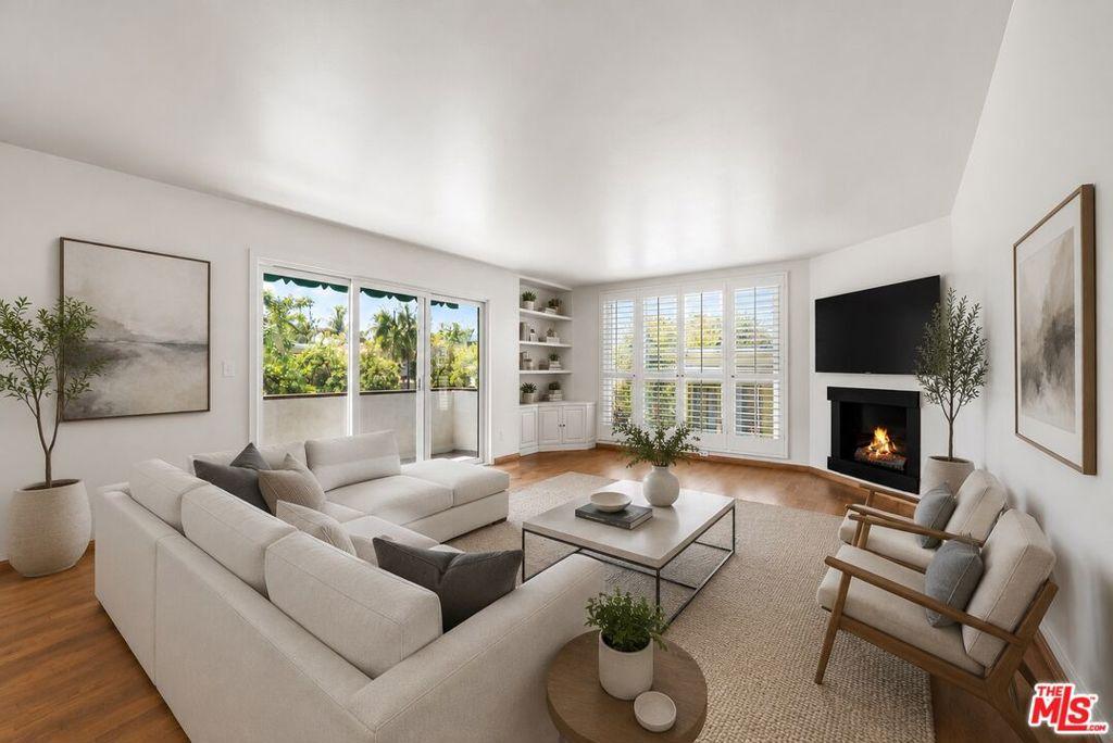 1127 10th St #201 Santa Monica CA 90403 | MLS #26855539 45 MLS #26855539 image #0