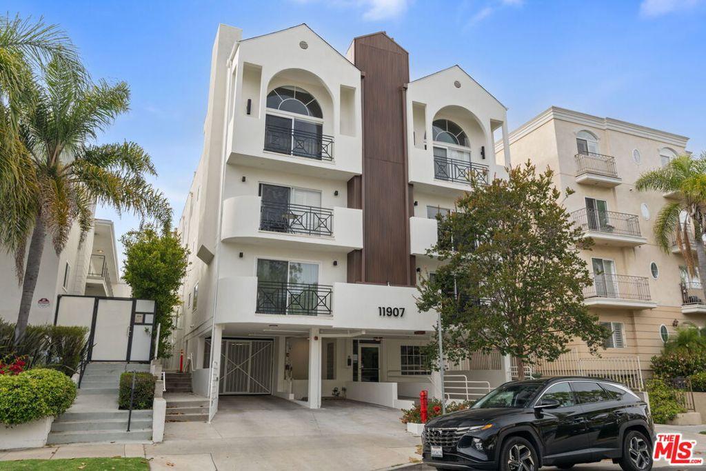 11907 Darlington AV #101 Los Angeles CA 90049 | MLS #26834995 87 MLS #26834995 image #0