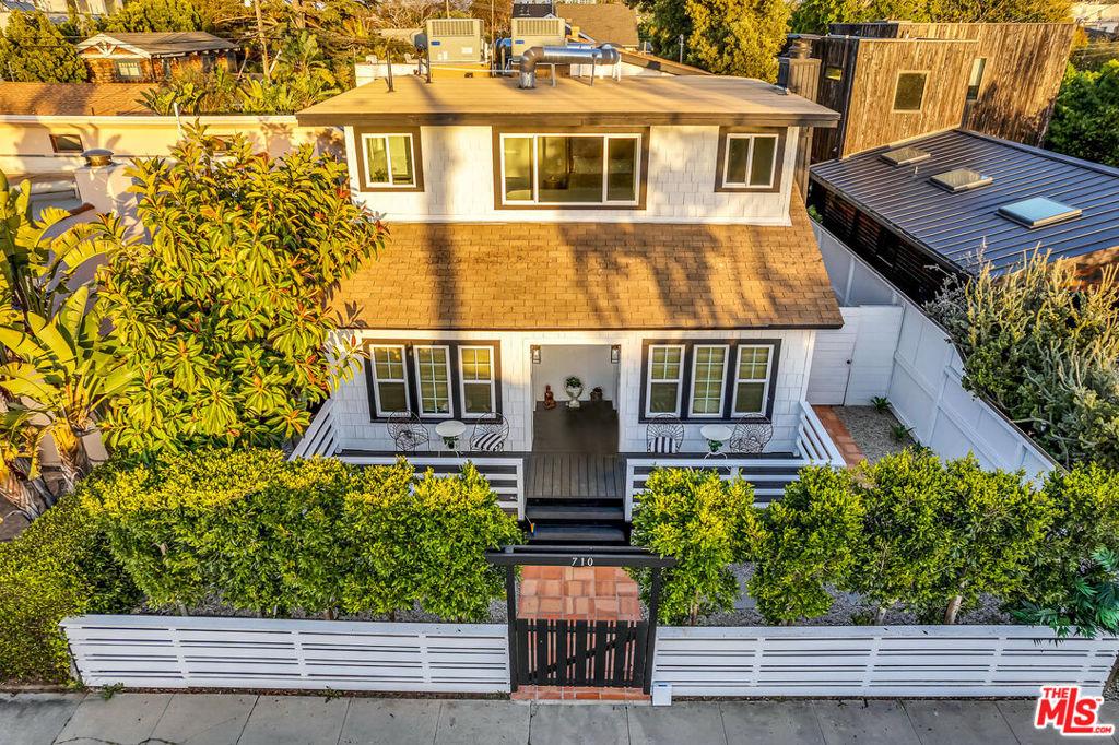712 Crestmoore PL #A Los Angeles CA 90291 | MLS #26855977 45 MLS #26855977 image #0