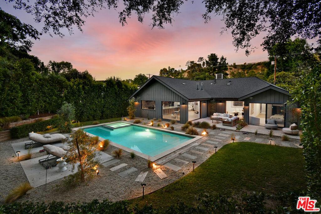 3721 Woodcliff RD Sherman Oaks CA 91403 | MLS #26828667 87 MLS #26828667 image #0