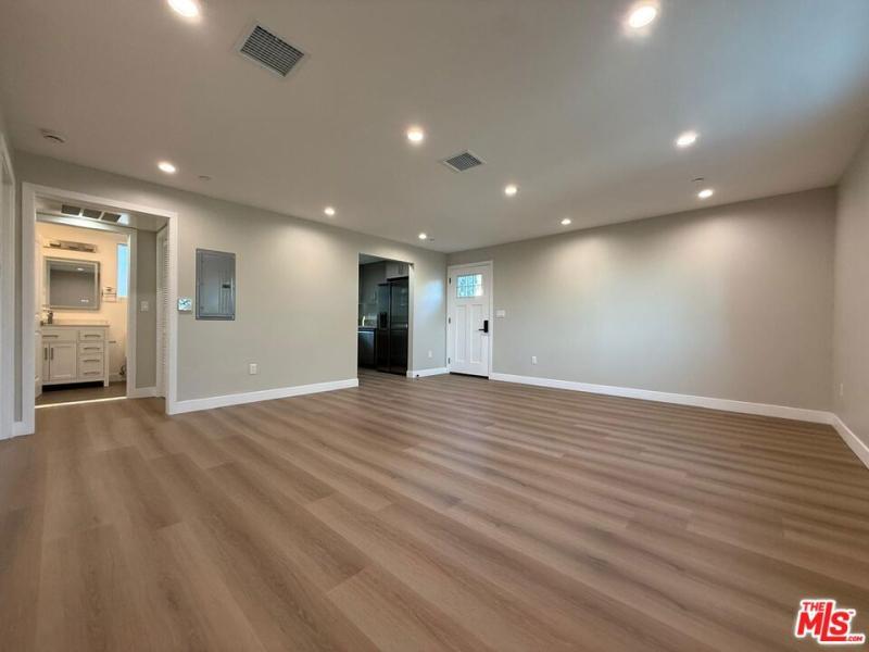 MLS #26856465 image #0