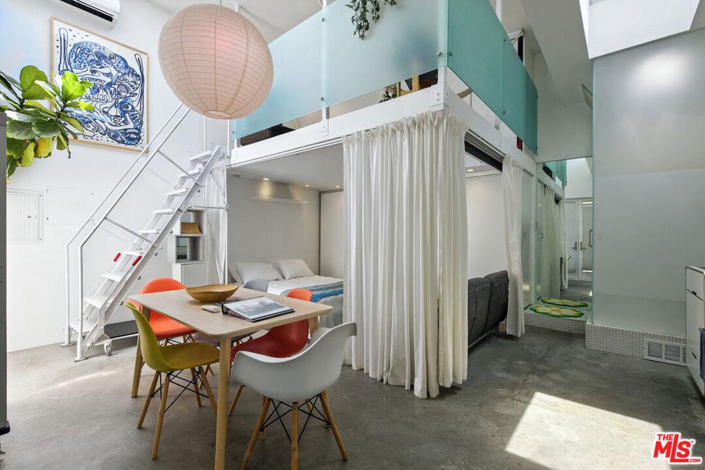 2722 6th ST #Unit B Santa Monica CA 90405 | MLS #26856621 45 MLS #26856621 image #0