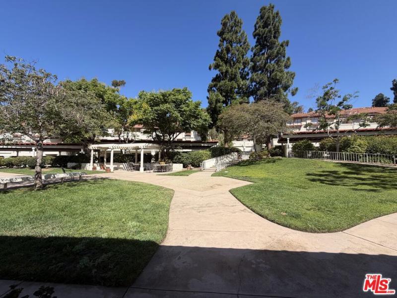 501 Palisades DR #309 Los Angeles CA 90272 | MLS #26856677 41 MLS #26856677 image #0