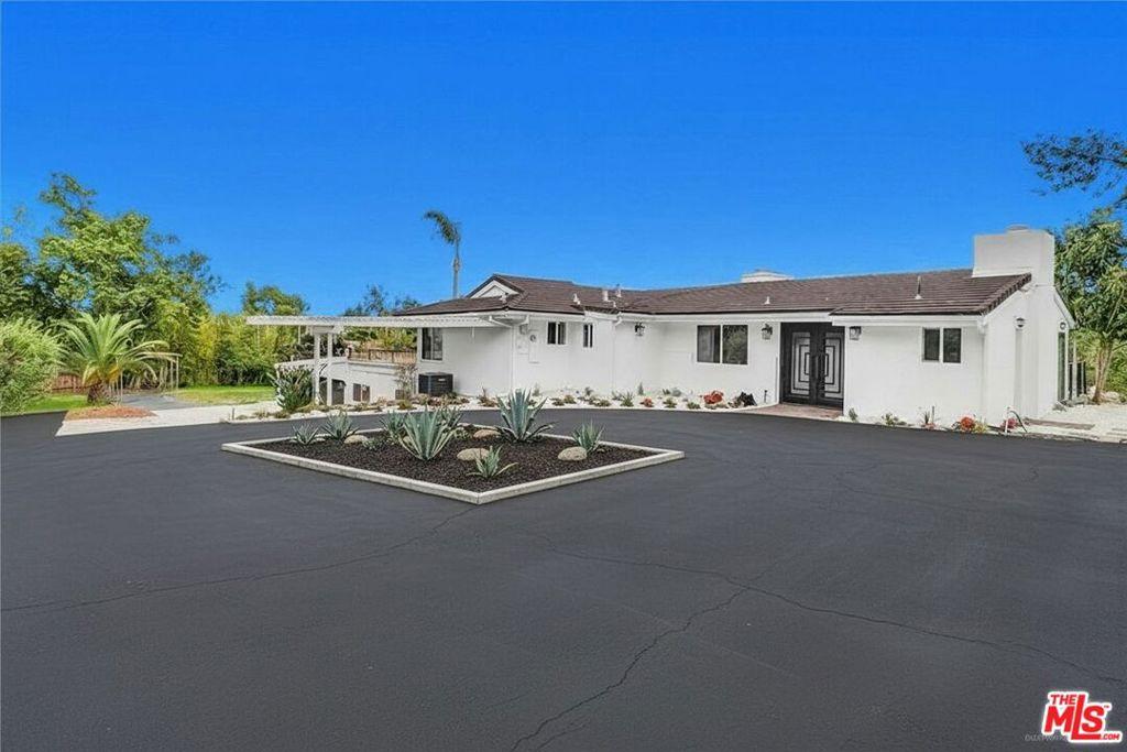 MLS #26857077 image #0
