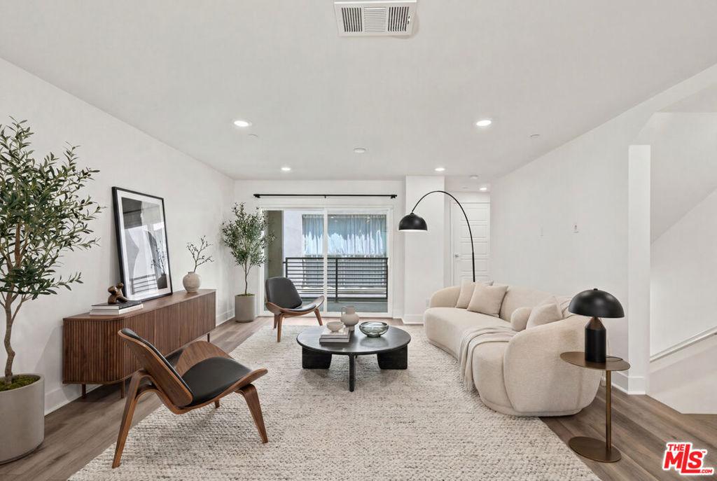 5262 N Rainier WY Valley Village CA 91607 | MLS #26857101 45 MLS #26857101 image #0