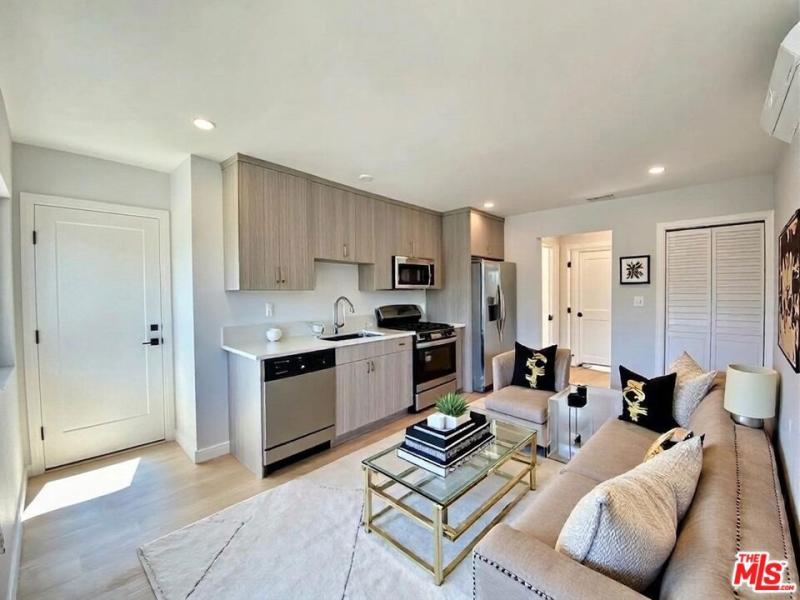 3207 W 3rd ST #7 Los Angeles CA 90020 | MLS #26857189 45 MLS #26857189 image #0