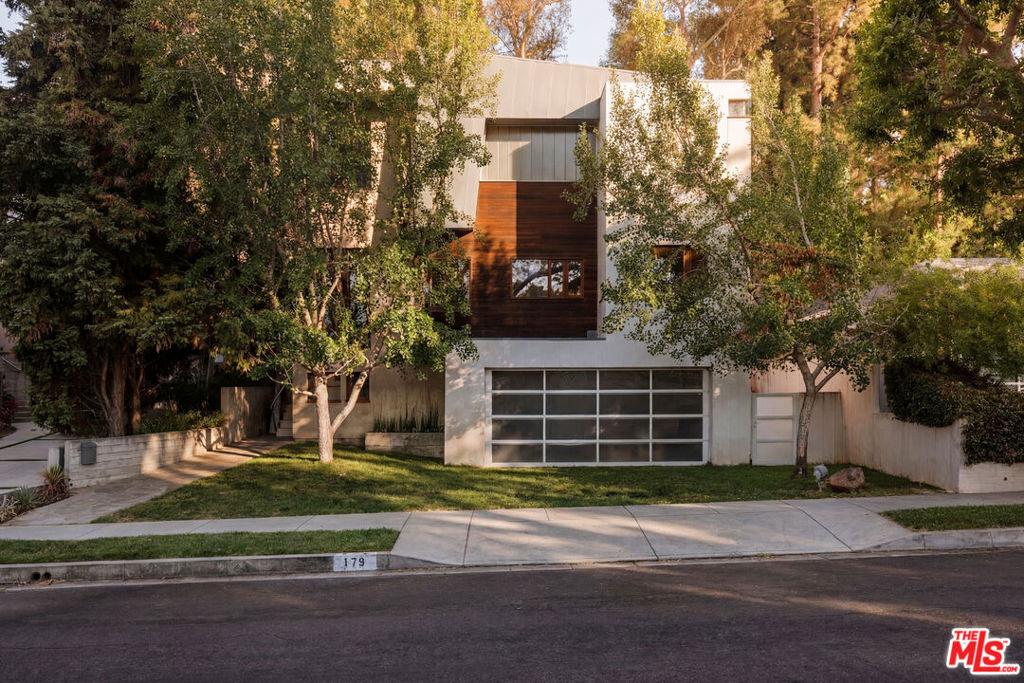 MLS #26857279 image #0