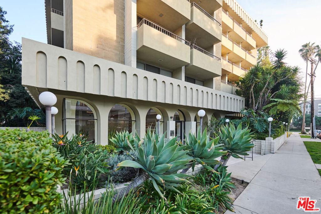 1300 Midvale AV #408 Los Angeles CA 90024 | MLS #26857513 45 MLS #26857513 image #0