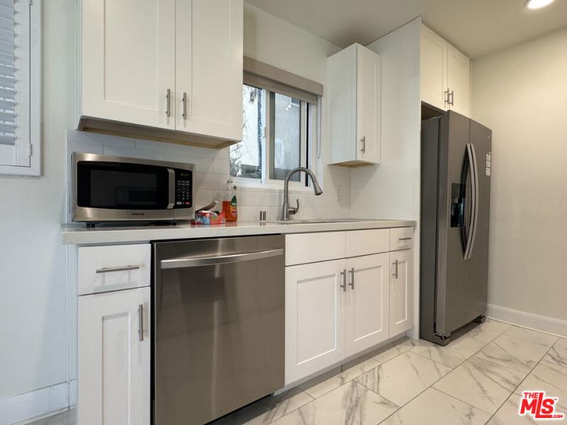 1601 Veteran AV #101 Los Angeles CA 90024 | MLS #26858065 45 MLS #26858065 image #0