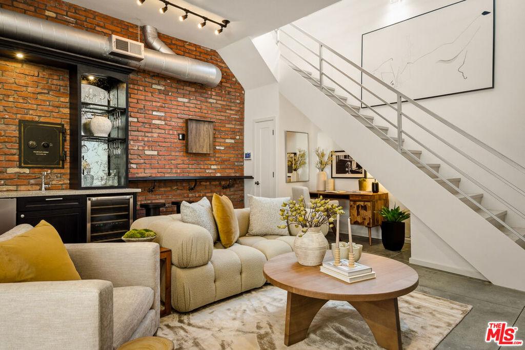 630 Rose AV #5 Venice CA 90291 | MLS #26858331 45 MLS #26858331 image #0