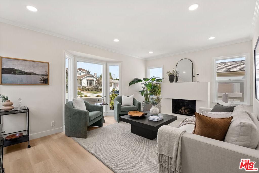 7820 Airlane AV Los Angeles CA 90045 | MLS #26858463 45 MLS #26858463 image #0