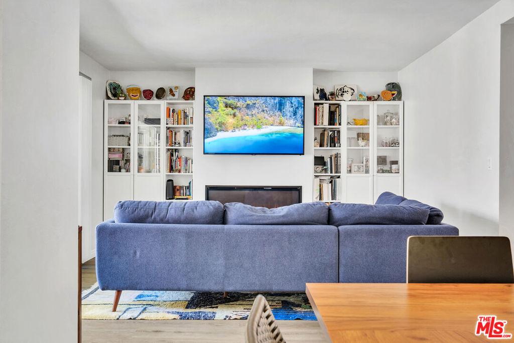 5674 Windsor WY #210 Culver City CA 90230 | MLS #26858665 41 MLS #26858665 image #0