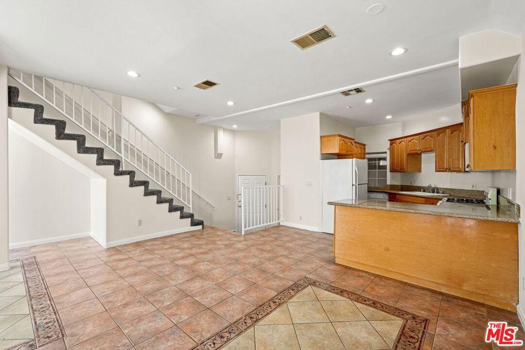 MLS #26858905 image #0