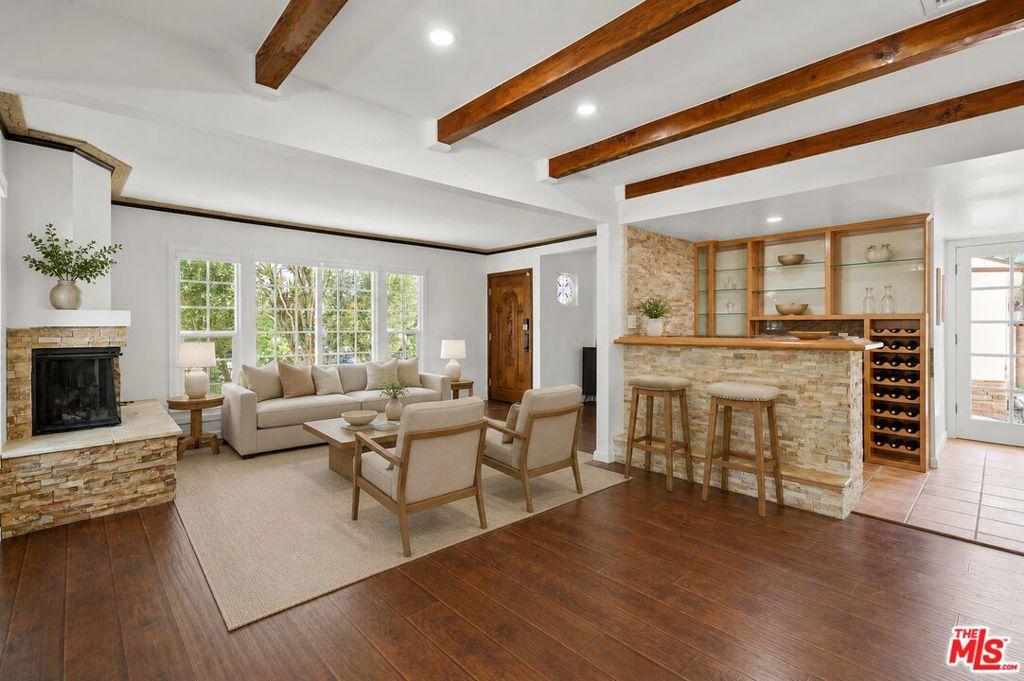 11241 Peach Grove ST North Hollywood CA 91601 | MLS #26841281 87 MLS #26841281 image #0