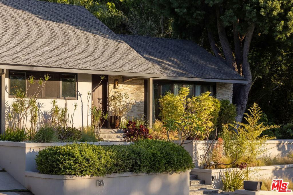 MLS #26859705 image #0