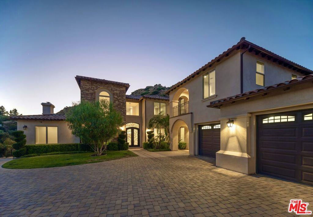 MLS #26859863 image #0