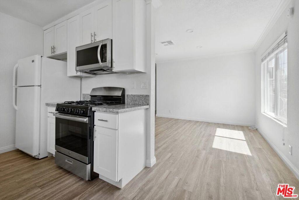 6612 De Longpre AV #5 Los Angeles CA 90028 | MLS #26860099 45 MLS #26860099 image #0