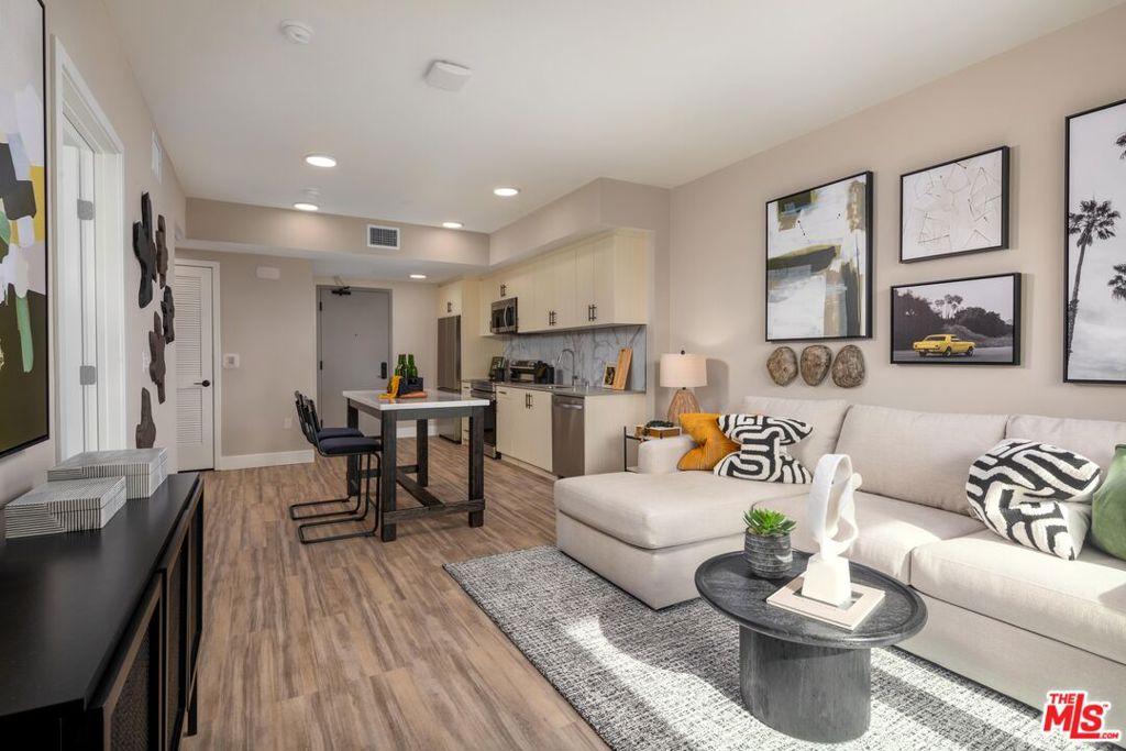 MLS #26860607 image #0