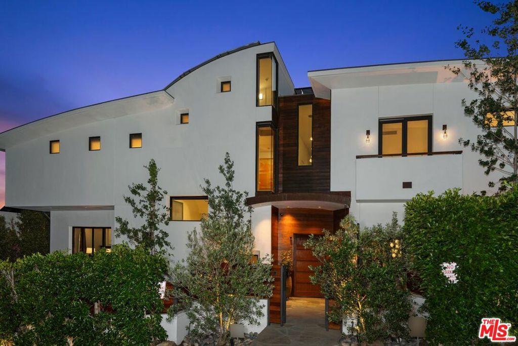 MLS #26860867 image #0