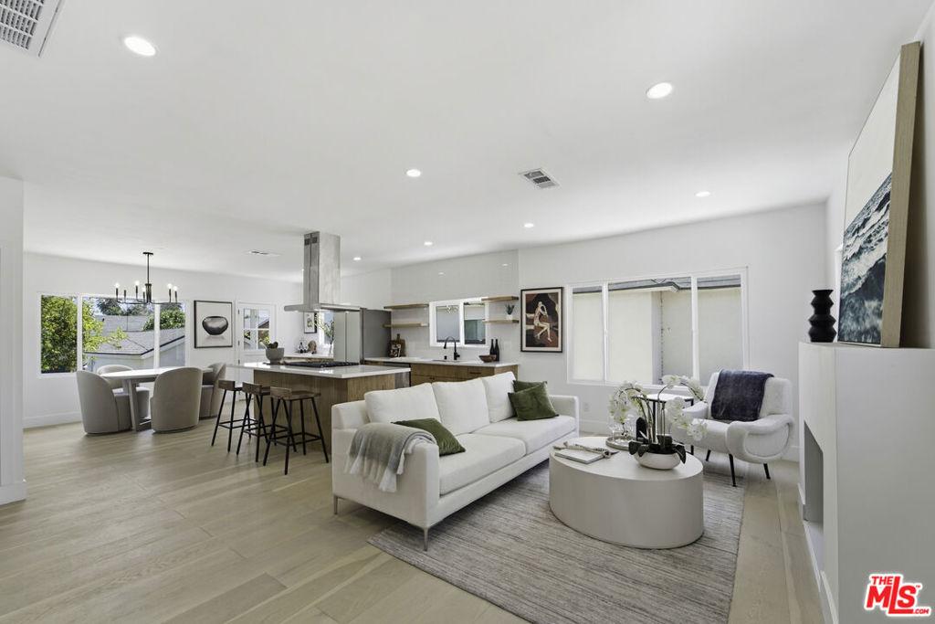 6018 S Harcourt AV Los Angeles CA 90043 | MLS #26860893 45 MLS #26860893 image #0