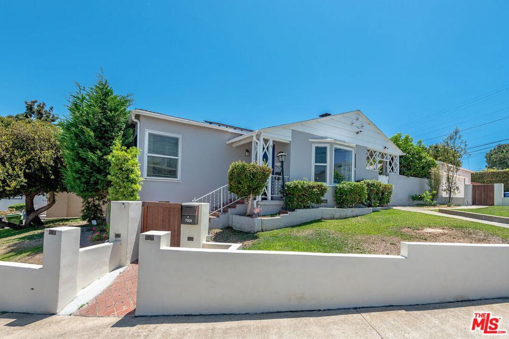 7501 Earldom AV Playa del Rey CA 90293 | MLS #26861323 45 MLS #26861323 image #0