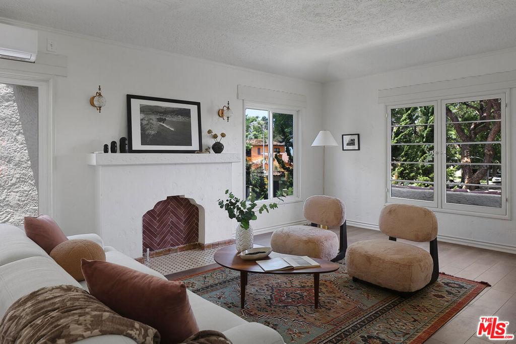MLS #26861549 image #0