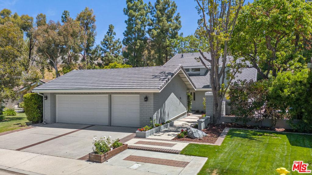 MLS #26861633 image #0