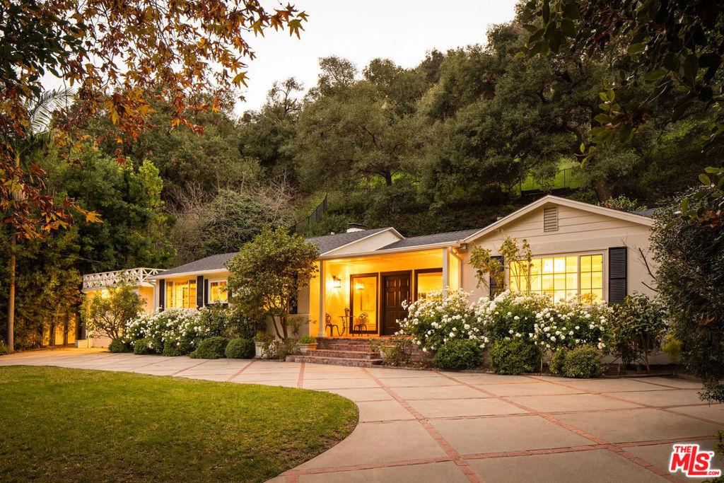 2533 Benedict Canyon DR Beverly Hills CA 90210 | MLS #26862053 45 MLS #26862053 image #0
