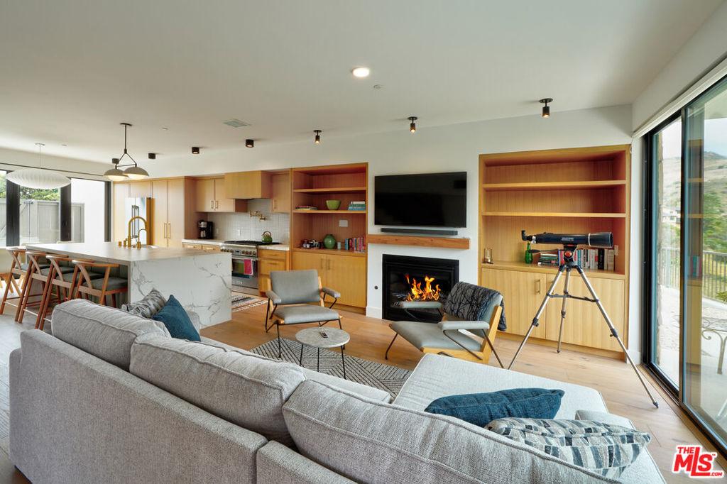 MLS #26862163 image #0